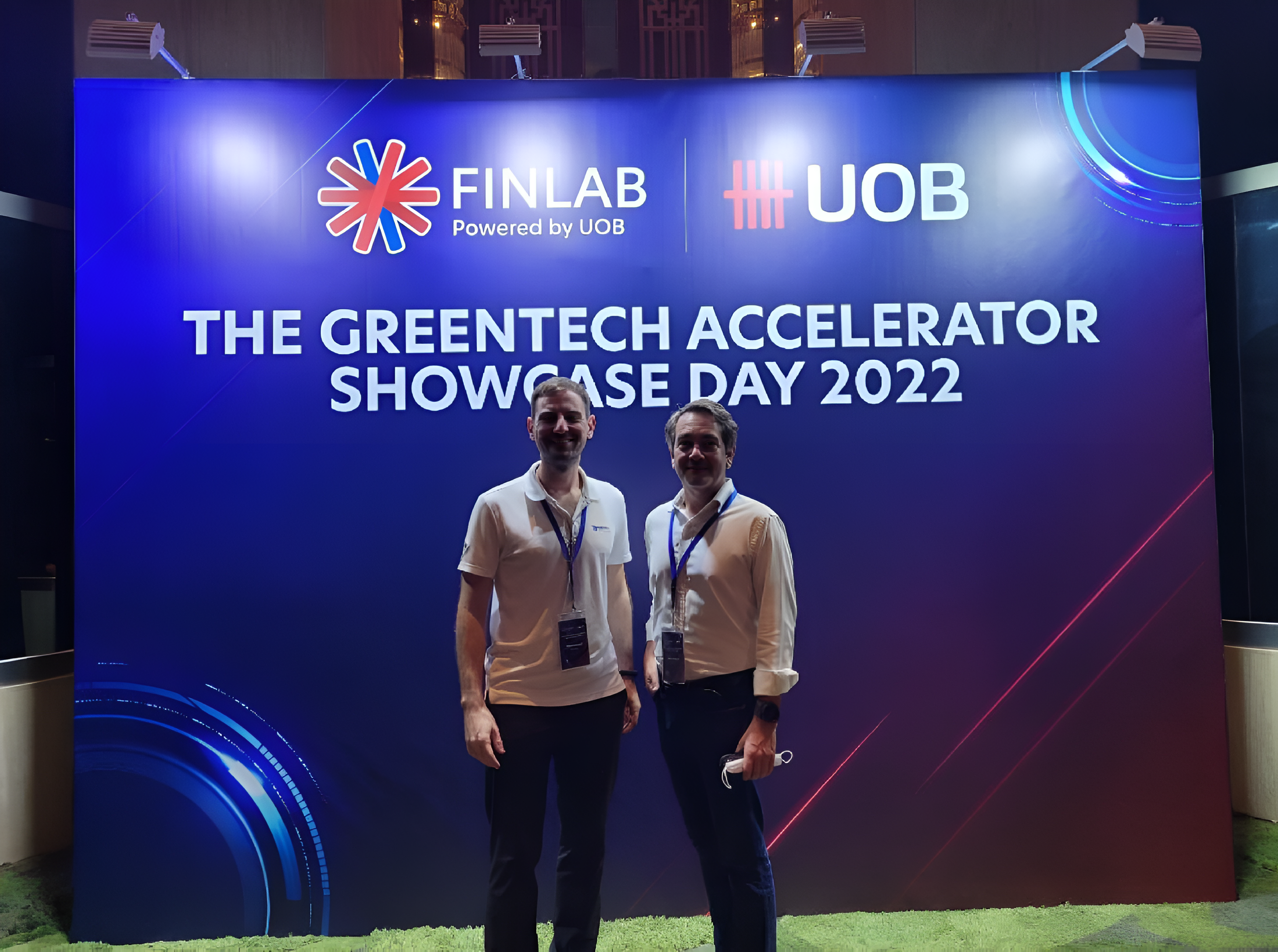 HydroNeo was awarded with an GreenTech Award at the UOB Finlab Showcase day 2022 (2)